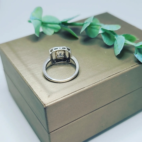 Clear Zirconia square ring - Picture 2 of 3